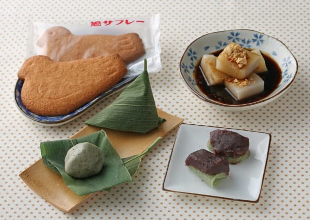 鎌倉で 紫陽花眺め 食らふ菓子 Nikkei Style 鎌倉で 紫陽花眺め 食らふ菓子 Nikkei Style