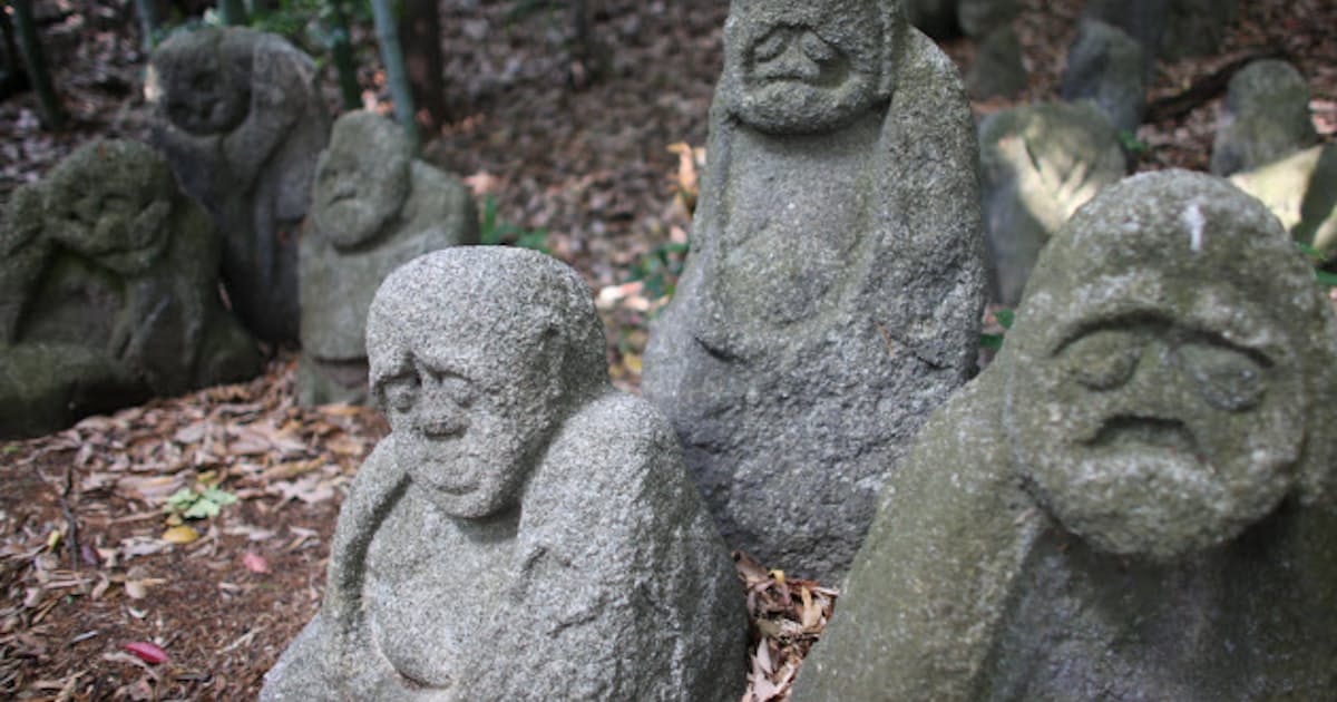 苔むす百面相 無常説く 石峰寺の五百羅漢像 時の回廊 日本経済新聞 苔むす百面相 無常説く 石峰寺の五百羅漢像 時の回廊 日本経済新聞