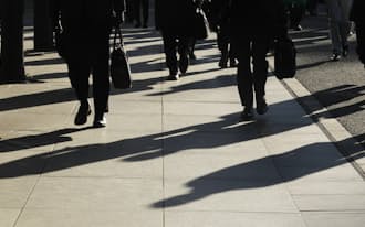 朝の通勤風景(東京・丸の内)