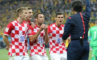 W杯開幕戦のpkは 西村主審が明かした理由 日本経済新聞 W杯開幕戦のpkは 西村主審が明かした理由 日本経済新聞