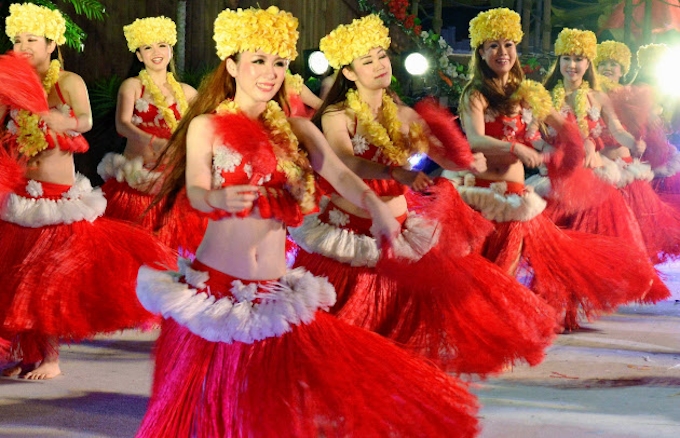 復興けん引 フラガール誕生50年 都内で記念公演へ 日本経済新聞