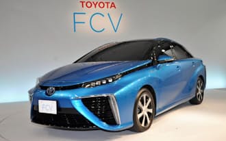トヨタ自動車が今年度中に発売する燃料電池車（同社提供）
