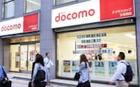 ドコモは今回、KDDIとソフトバンクから顧客を取り返す公算が大きい(都内のドコモショップ)
