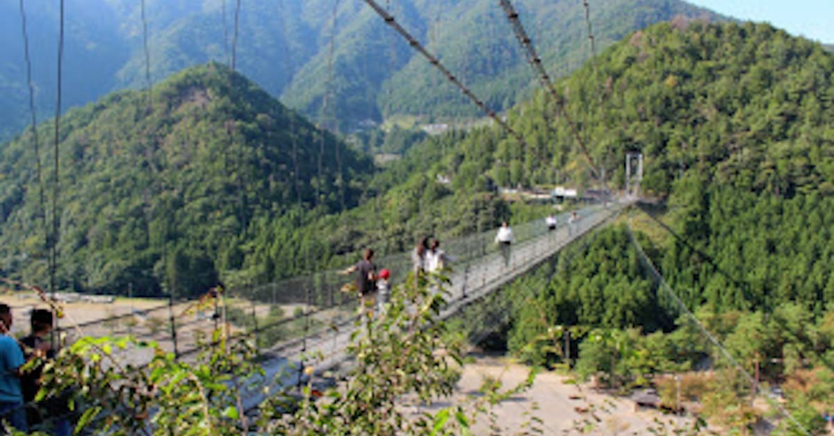 奈良 十津川村 なぜ 東京弁 謎解きクルーズ 日本経済新聞
