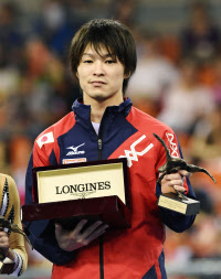 寺本18位 笹田20位 世界体操 内村3度目のエレガンス賞 日本経済新聞