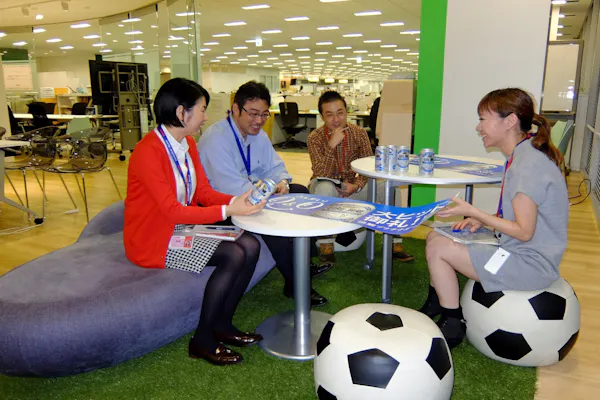 職場に音楽 静かすぎる のも実は考え物 Nikkei Style 職場に音楽 静かすぎる のも実は考え物 Nikkei Style