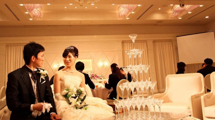 平均3万円強 結婚式費用どう節約 日本経済新聞 平均3万円強 結婚式費用どう節約 日本経済新聞