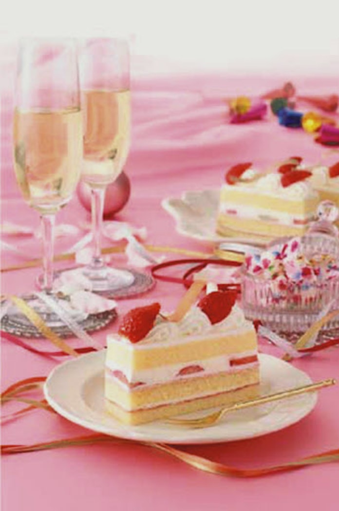 不二家 シャンパンの香り広がるショートケーキ 日本経済新聞