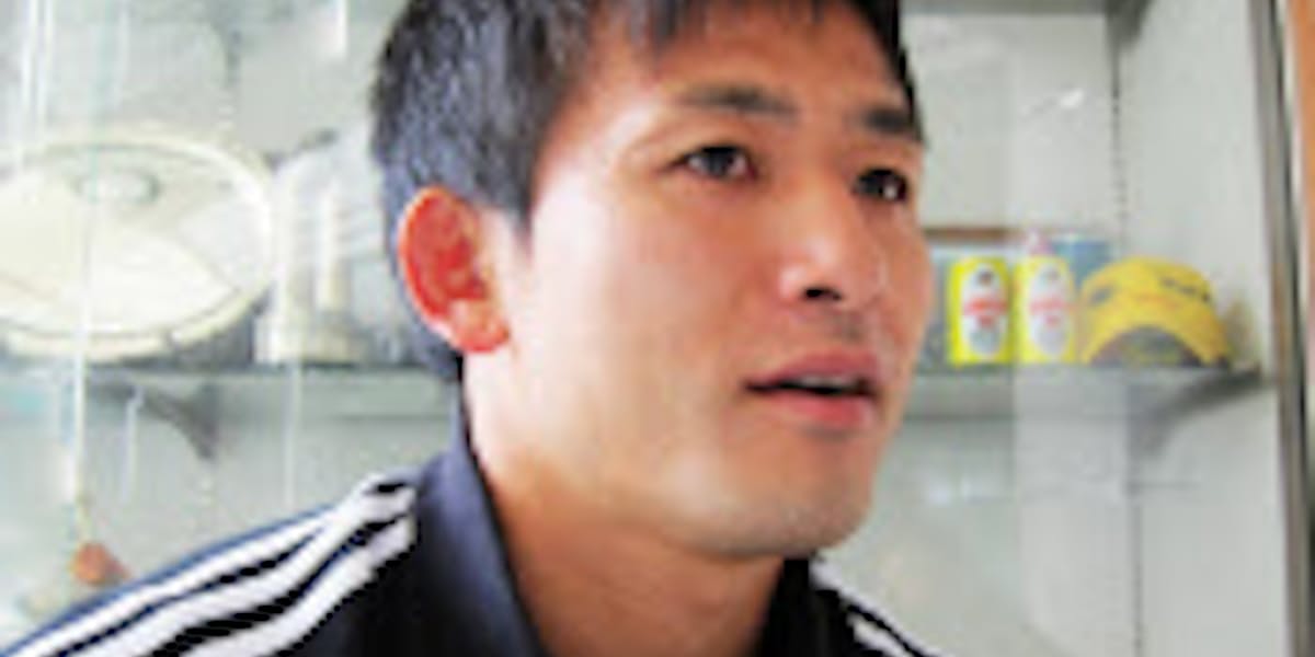 密集すり抜けトライ量産 ラグビー 小野沢宏時 上 日本経済新聞