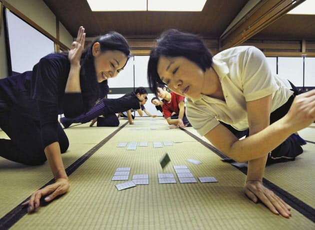 1字目で取れる7首を暗記 百人一首 初心者必勝法 Nikkei Style 1字目で取れる7首を暗記 百人一首 初心者必勝法 Nikkei Style