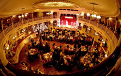 東京ディズニーランド ディナーショー刷新 ミッキーらが手品 日本経済新聞 東京ディズニーランド ディナーショー刷新 ミッキーらが手品 日本経済新聞