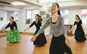 3歳から80歳代までが通うフラダンスの教室（東京都渋谷区のフラ・ハラウ・カフラ・オ・ハワイ）