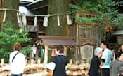 天孫降臨神話が伝わる高千穂神社を訪れる観光客は多い（宮崎県高千穂町）
