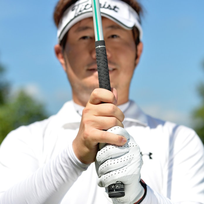 グリップ 力入れず指に引っかける 日本経済新聞 グリップ 力入れず指に引っかける 日本経済新聞