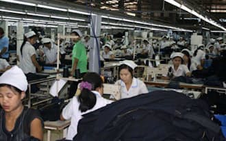 ミャンマーでは縫製業など外国投資が伸びている
