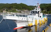 綾里漁協が新たに建造した密漁監視船「あやかぜ」（19日、岩手県大船渡市）