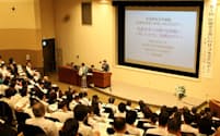 毎年8月に開催している東京医大病院の「医療安全誓いの日」の講演（2日）
