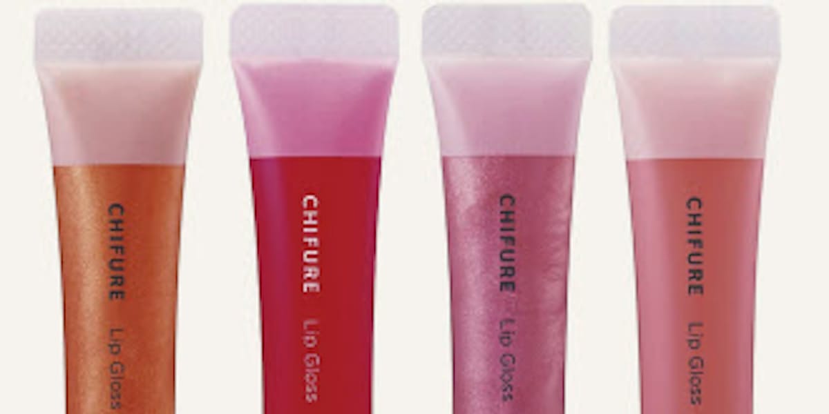 唇に透明感あるツヤを出せるリップグロス ちふれ化粧品 日本経済新聞