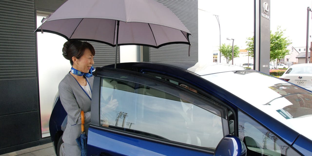 梅雨の接客 私流 傘預かり乾かす タオル手渡す スムーズに商談つなげる Nikkei Style 梅雨の接客 私流 傘預かり乾かす タオル手渡す スムーズに商談つなげる Nikkei Style