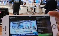 「アベマTV」のニュース番組を生放送するスタジオ（東京・六本木のテレビ朝日）