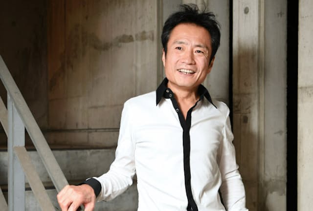 とりやま・ゆうじ　1959年生まれ。神保彰、和泉宏隆とのユニット「ピラミッド」でも活動。アニメやゲーム、映画音楽なども手がける。
