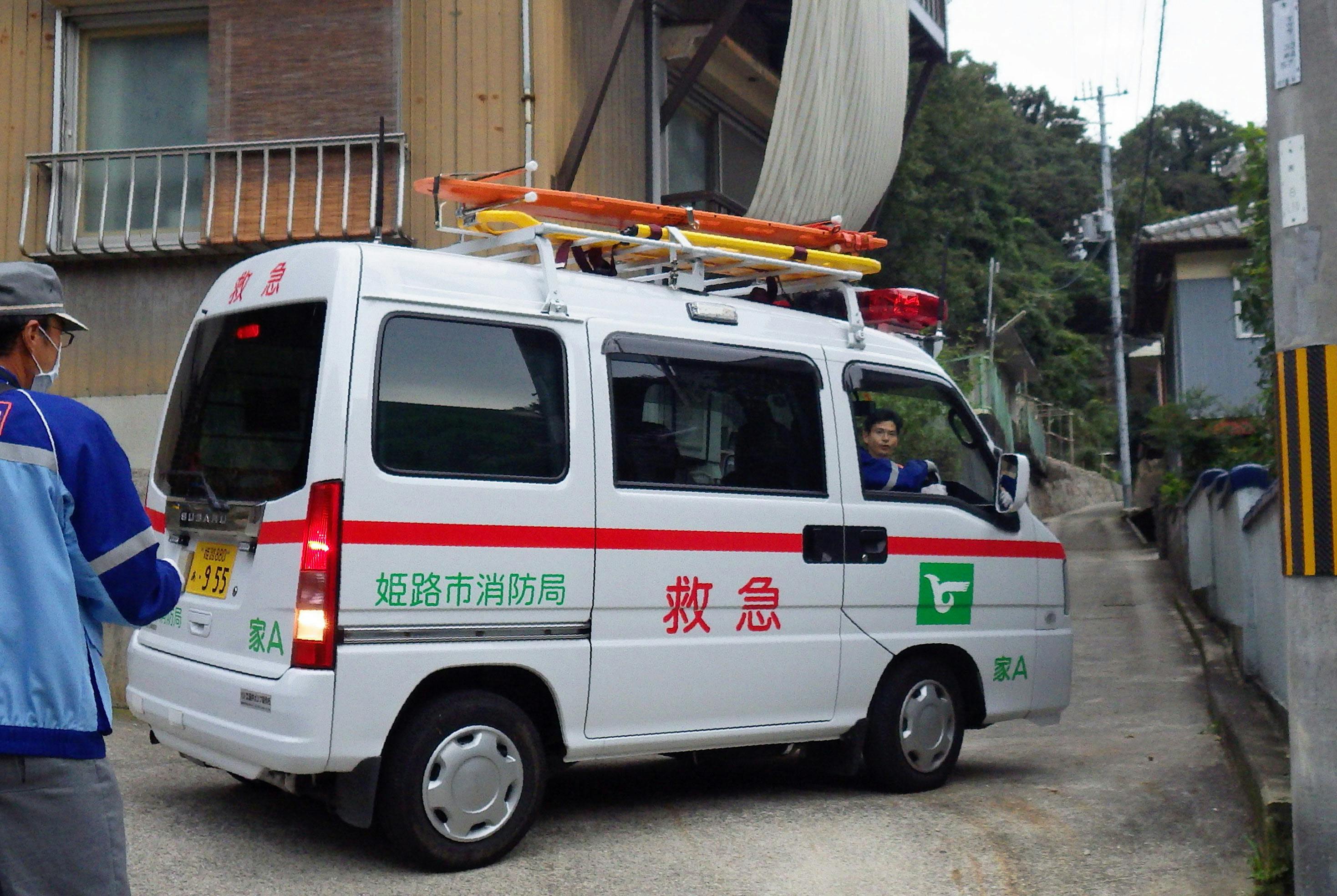軽の救急車 離島や山間部で活躍 要件緩和で導入続々 Nikkei Style 軽の救急車 離島や山間部で活躍 要件緩和で導入続々 Nikkei Style