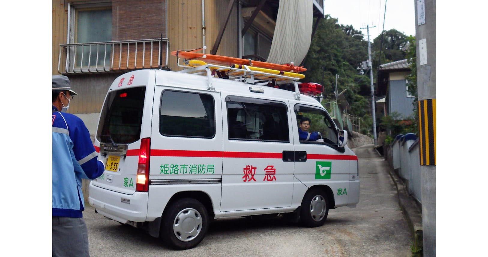 軽の救急車 離島や山間部で活躍 要件緩和で導入続々 Nikkei Style 軽の救急車 離島や山間部で活躍 要件緩和で導入続々 Nikkei Style
