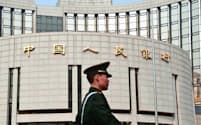中国政府は、なりふり構わぬ手法で関与を強める（北京の中国人民銀行本店）
