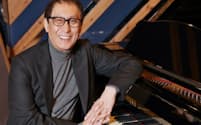 たけべ・さとし　1957年生まれ。国立音大在学中から活動。代表曲を集めた還暦記念CD「日本の音楽と、武部聡志。」を22日に発売。