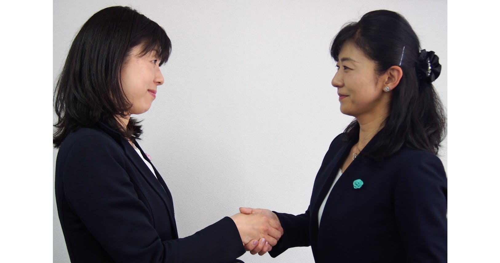 すぐ役立つ海外ビジネスマナー 始めは握手から Nikkei Style すぐ役立つ海外ビジネスマナー 始めは握手から Nikkei Style