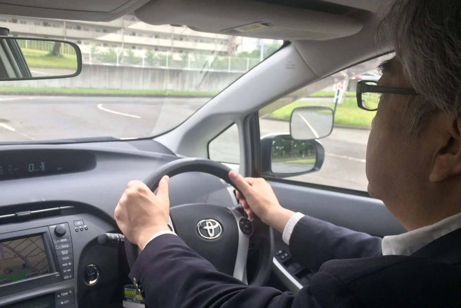 もっとエコに Hv車は加速しっかり ブレーキ早めに Nikkei Style もっとエコに Hv車は加速しっかり ブレーキ早めに Nikkei Style