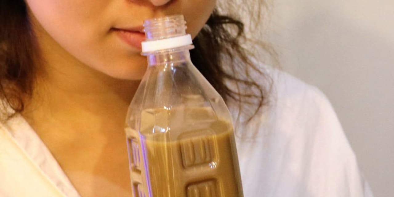 ペットボトル 早く飲みきらないと 1日で雑菌天国 Nikkei Style ペットボトル 早く飲みきらないと 1日で雑菌天国 Nikkei Style