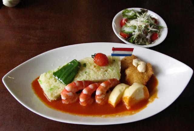 出島内外倶楽部レストランの長崎そっぷのバターライスは出島の形