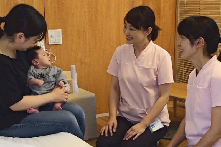 出産ママ 頼りは実家より産後院 心のケアで効果 Nikkei Style 出産ママ 頼りは実家より産後院 心のケアで効果 Nikkei Style