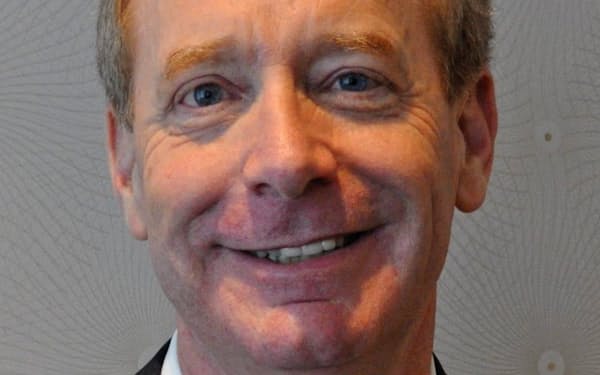 ブラッド スミス のニュース一覧 日本経済新聞