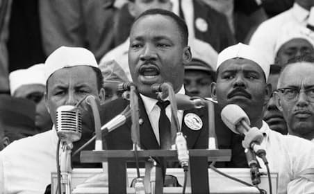 キング牧師は非暴力を唱え、公民権運動を主導した（1963年８月28日、ワシントン）＝ＡＰ
