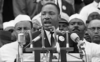 キング牧師は非暴力を唱え、公民権運動を主導した（1963年8月28日、ワシントン）=AP
