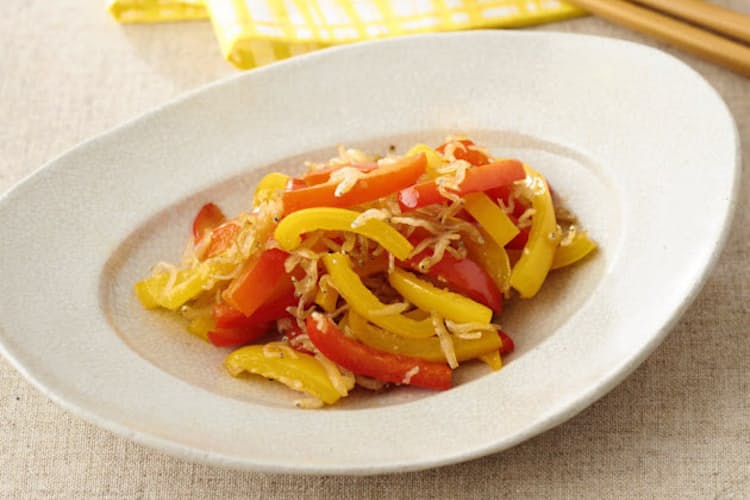 カラフルじゃこいため 赤パプリカで手軽に弁当に彩り Nikkei Style カラフルじゃこいため 赤パプリカで手軽に弁当に彩り Nikkei Style