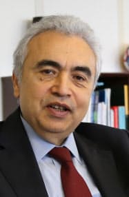 Fatih Birol　イスタンブール工科大などで学び、石油輸出国機構（OPEC）に勤務した後、国際エネルギー機関（IEA）入り。チーフエコノミストなどを経て15年から現職。61歳。