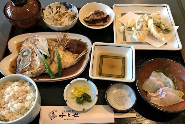 白身ふっくら潮香る 伝統息づく 鞆の浦の鯛めし Nikkei Style 白身ふっくら潮香る 伝統息づく 鞆の浦の鯛めし Nikkei Style