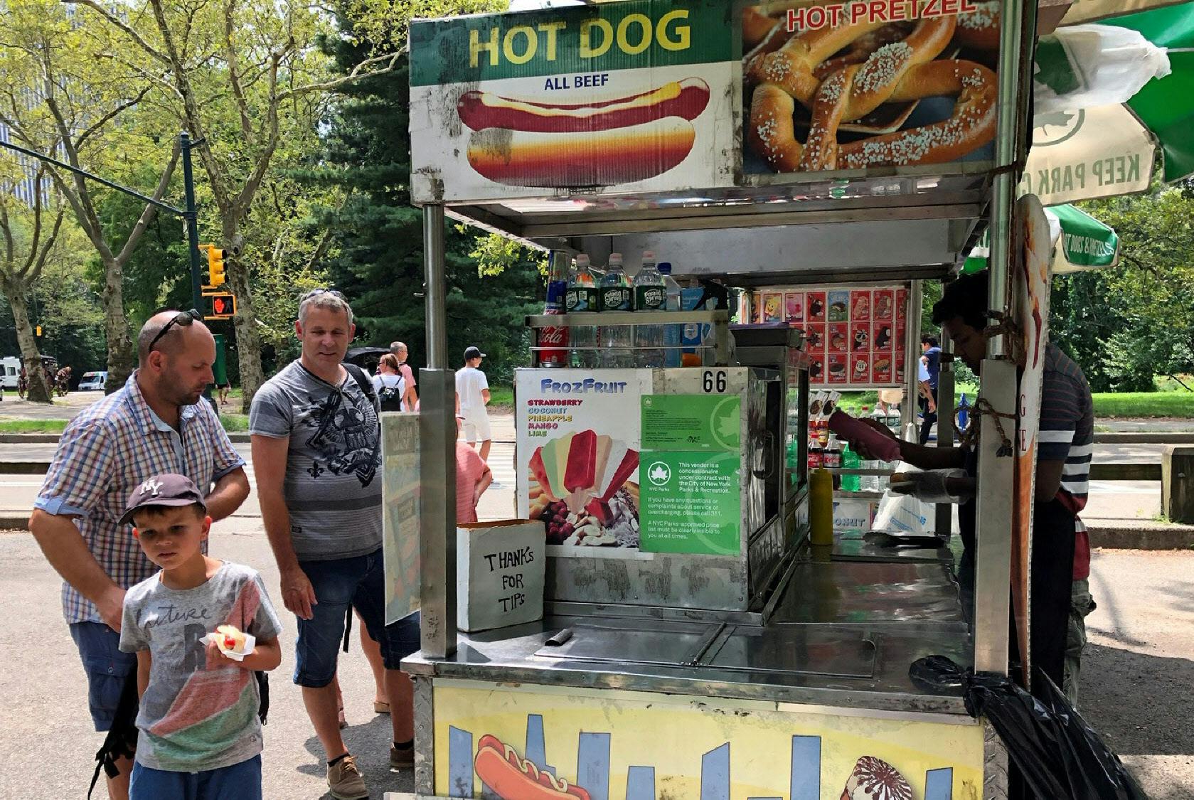 米国庶民の味 ランチの定番 ホットドッグ160円 Nikkei Style 米国庶民の味 ランチの定番 ホットドッグ160円 Nikkei Style