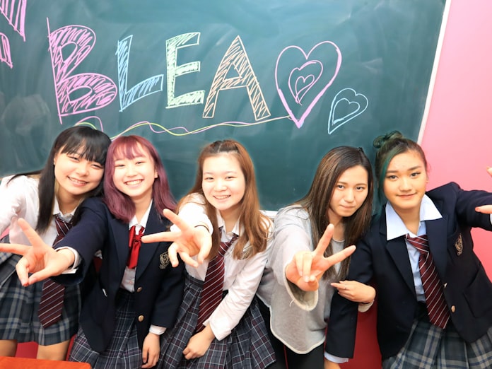 学費100万円でもギャル集合 ブレア学園は 映え 天国 日本経済新聞 学費100万円でもギャル集合 ブレア学園は 映え 天国 日本経済新聞