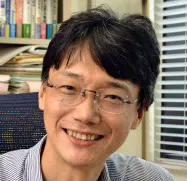 くろさき・たかし 64年生まれ。東京大教養卒、スタンフォード大博士。専門は開発経済学、アジア経済論