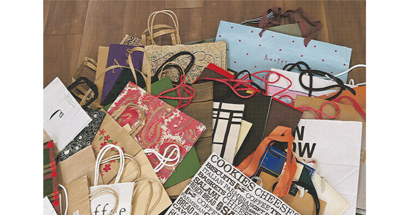 増える紙袋の整理法 残すのは大中小に分け3枚ずつ Nikkei Style 増える紙袋の整理法 残すのは大中小に分け3枚ずつ Nikkei Style