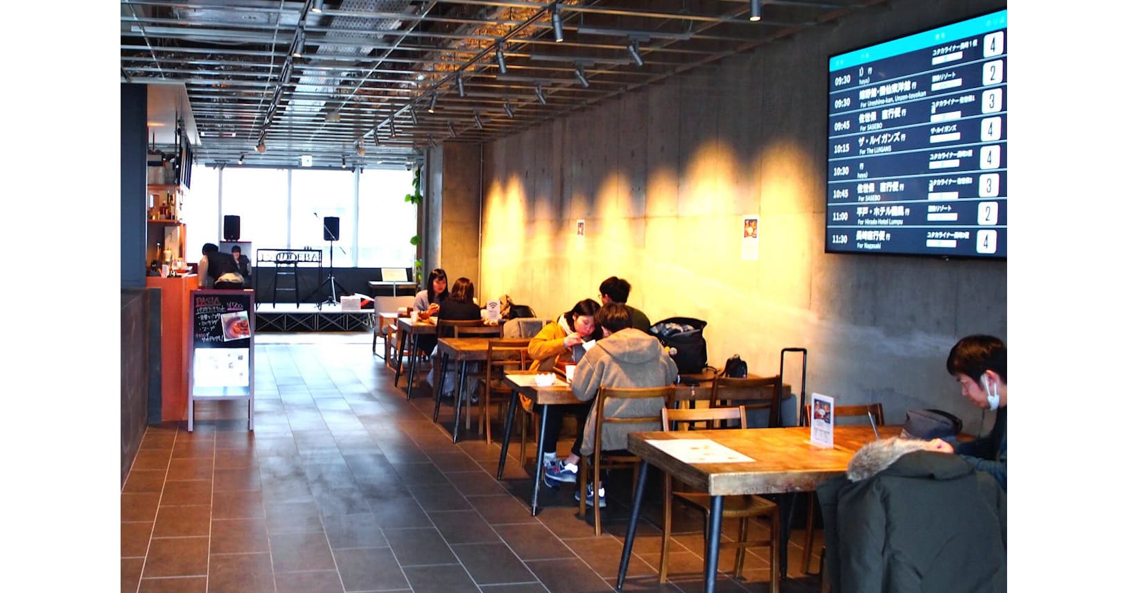 浴室にカフェ 長旅の疲れはバスターミナルで癒やす Nikkei Style 浴室にカフェ 長旅の疲れはバスターミナルで癒やす Nikkei Style