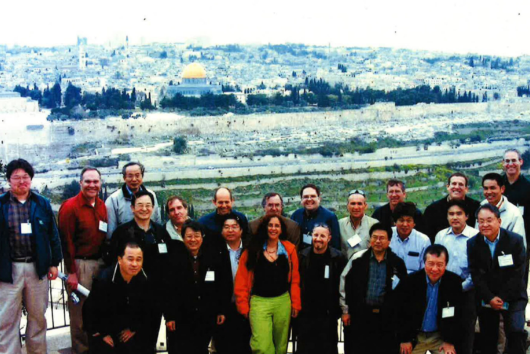 イスラエルでの顧客サポートも経験した（手前左から3番目）
