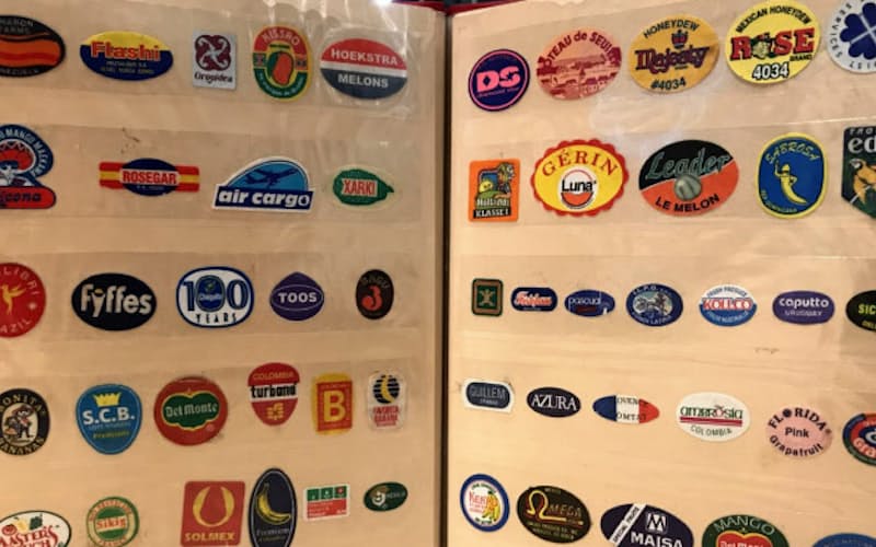 小さなシールのひとつひとつに、デザインが施されている 小さなシールのひとつひとつに、デザインが施されている