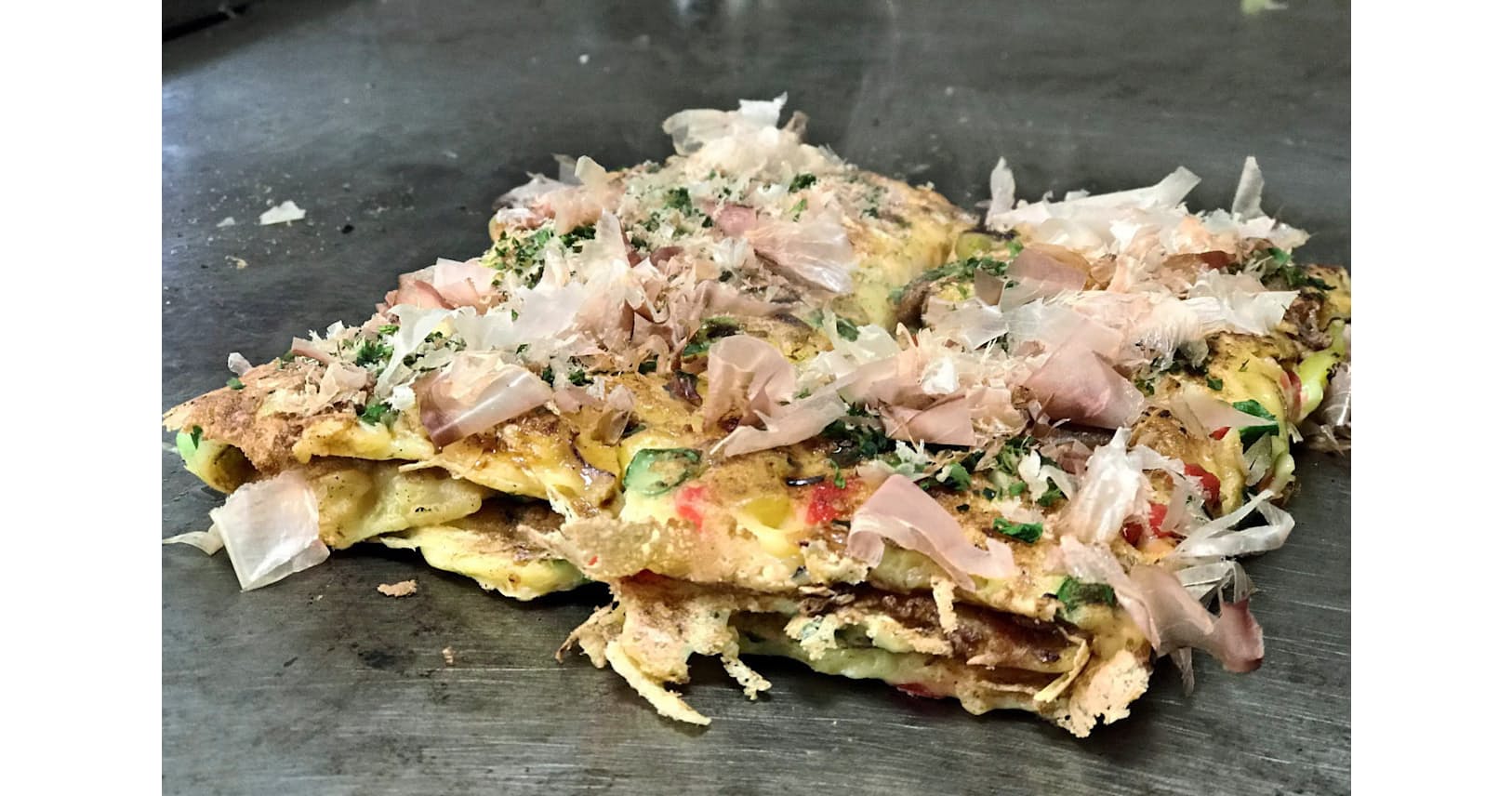 たくあん入れて薄く焼き上げる 浜松の遠州焼き トラベル Nikkei Style