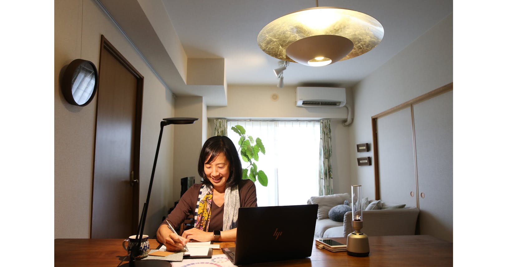 おうち時間 照明で快適に 色 明るさの目的別選び方 Nikkei Style おうち時間 照明で快適に 色 明るさの目的別選び方 Nikkei Style