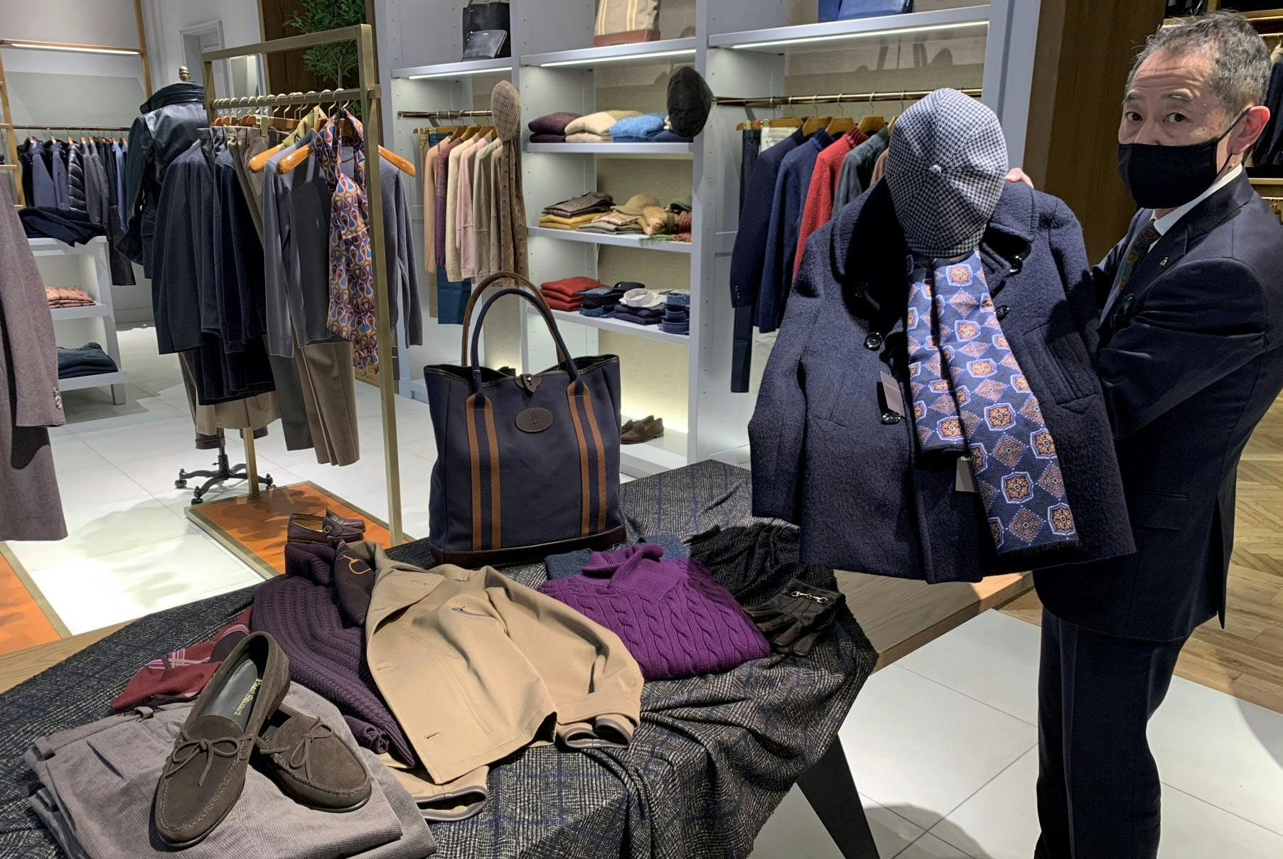 迫られるコロナ対応 ブランド再生に乗り出す ポール スチュアート旗艦店 バーや Nikkei Style 迫られるコロナ対応 ブランド再生に乗り出す ポール スチュアート旗艦店 バーや Nikkei Style